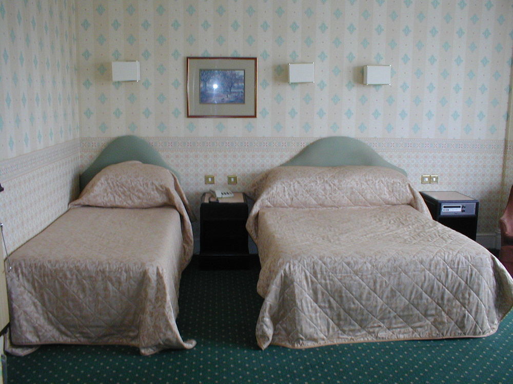 Glen Usk Hotel Llandrindod Wells Eksteriør bilde